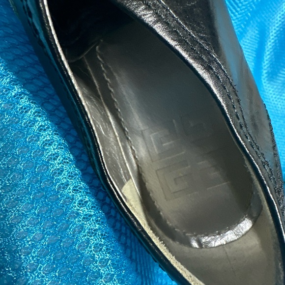 Givenchy women’s sneakers - vintage and in great condition - Picture 4 of 5